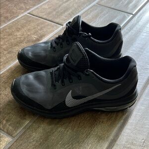 Nike Dynasty Black and Gray Athletic Shoes